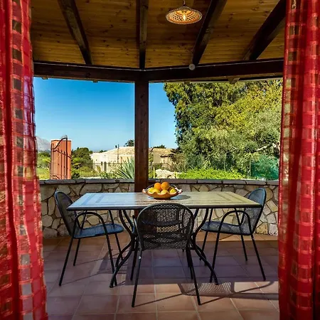 Thyrrenia Villa *