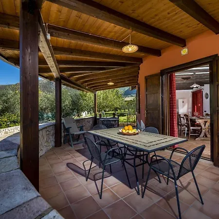 Thyrrenia Villa *